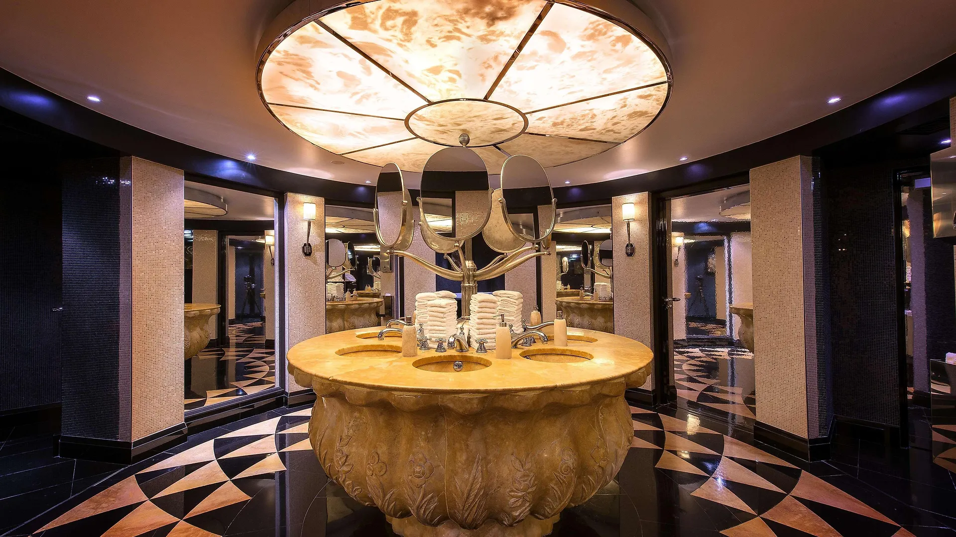 Du Collectionneur Hotel