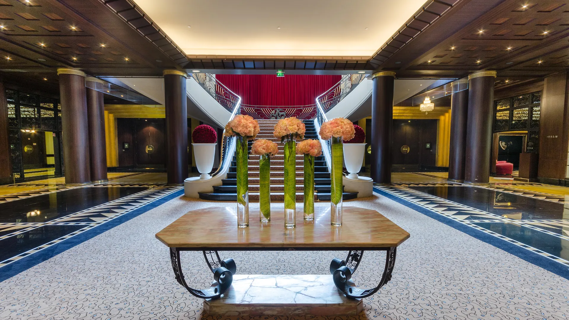 L'hotel Du Collectionneur פריז