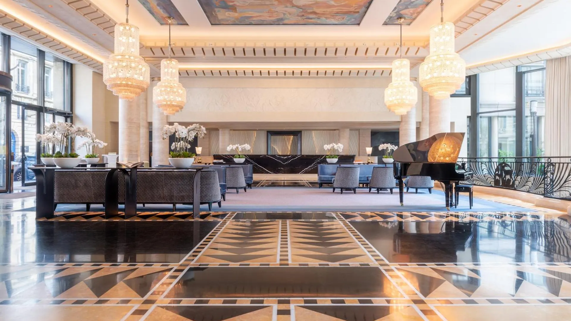 מלון L'hotel Du Collectionneur 5*