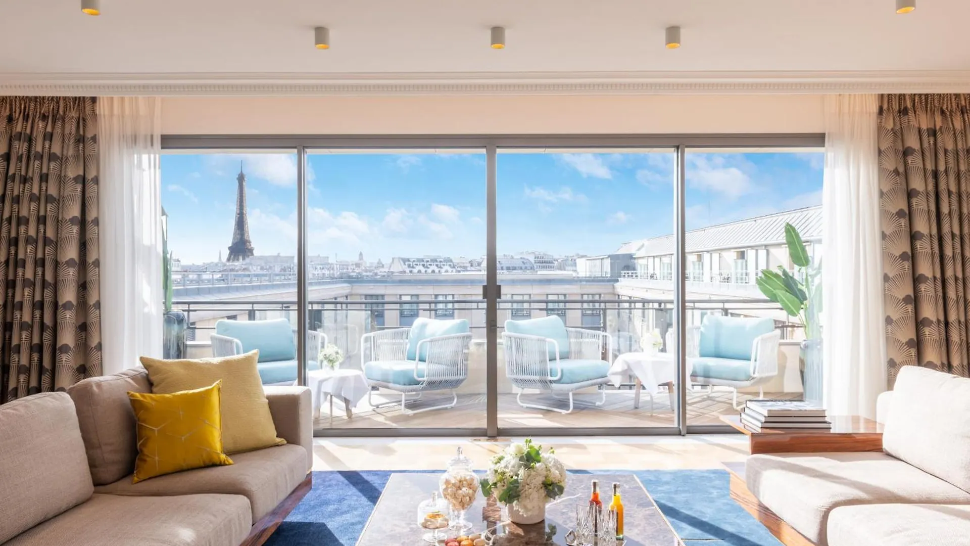 Du Collectionneur Hotel Paris